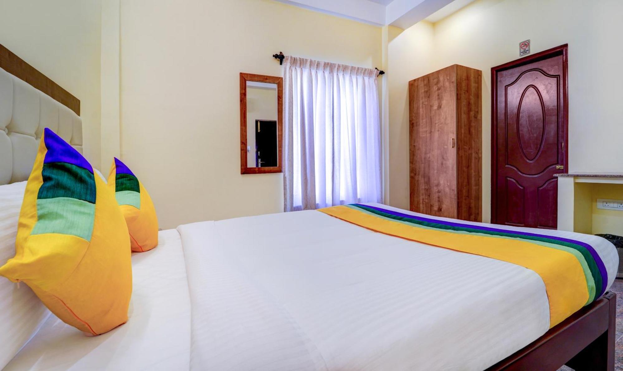 Itsy Hotels Prakasam Residency بونديتْشيري المظهر الخارجي الصورة