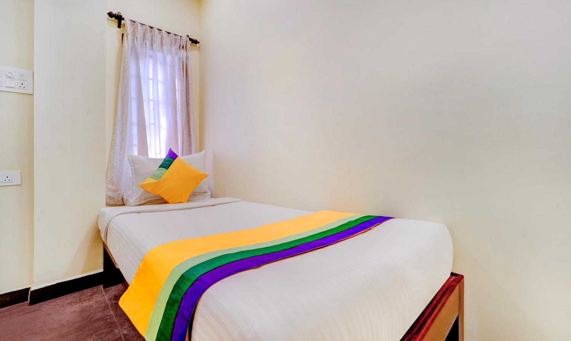 Itsy Hotels Prakasam Residency بونديتْشيري المظهر الخارجي الصورة